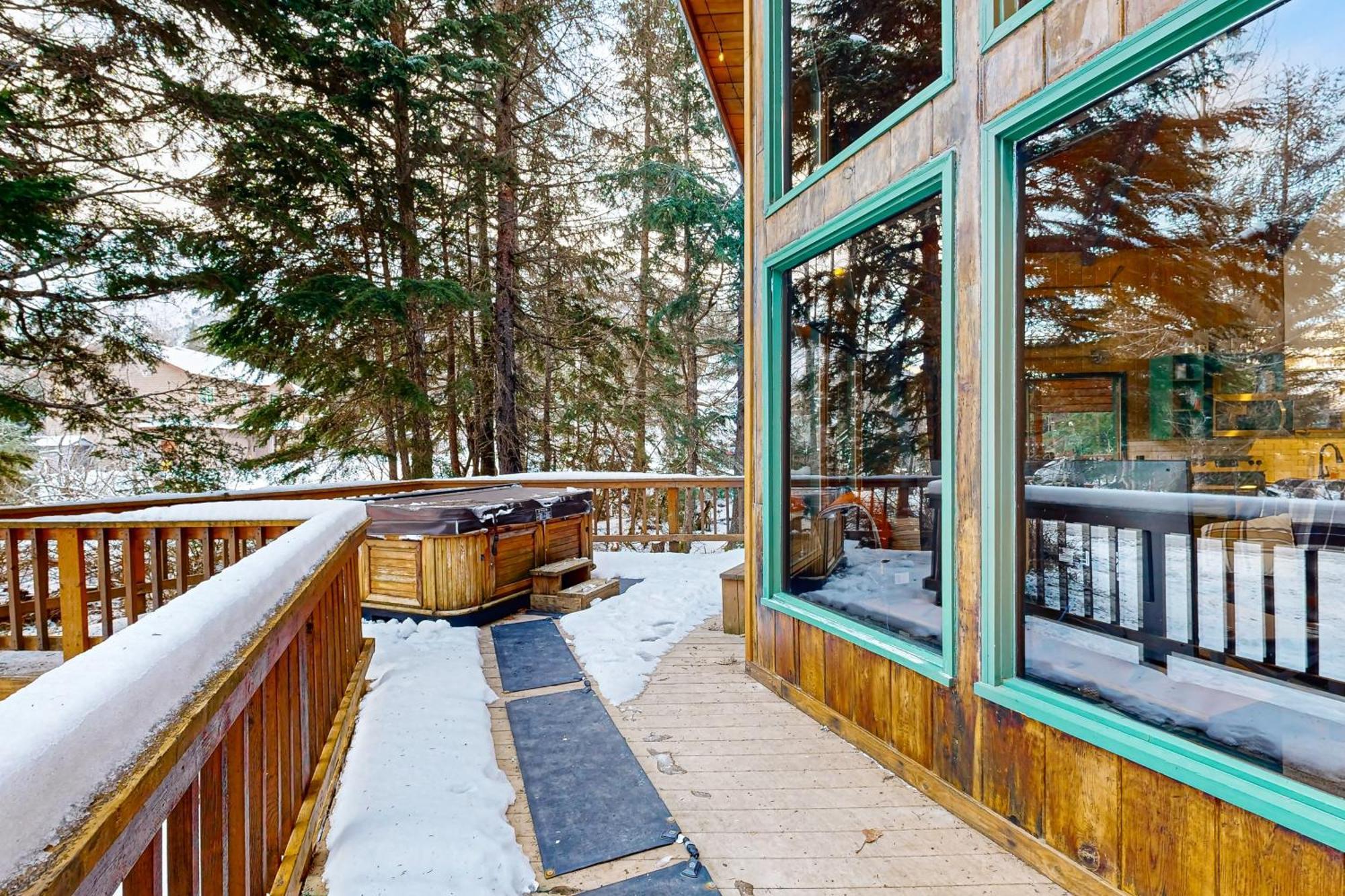 Kelly'S Chalet Girdwood Exterior photo