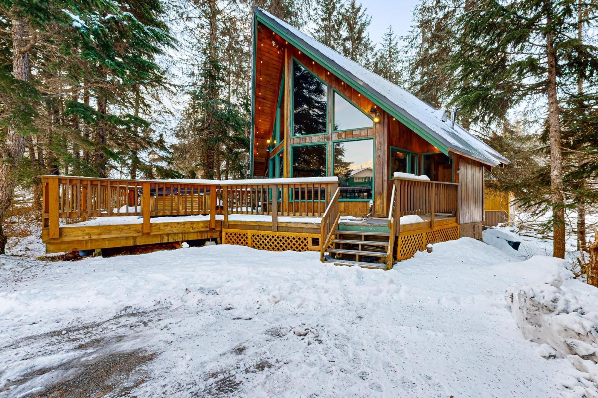 Kelly'S Chalet Girdwood Exterior photo